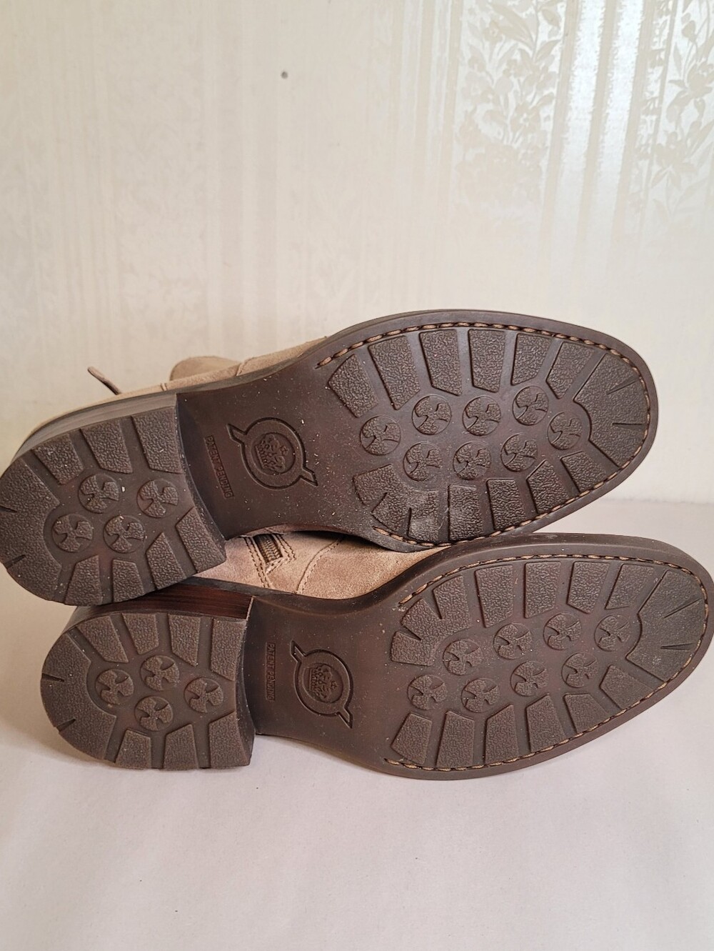 Born Tori Tan Suede Ankle Boots Size 8 - Picture 10 of 11